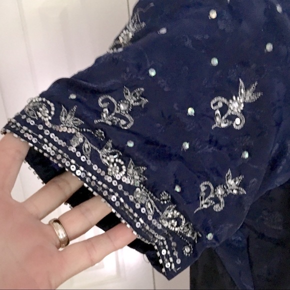 Handcrafted midnight blue beaded sequined kameez - Picture 3 of 8